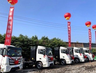 新增停車位和充電樁，他們用“微改造”為居民打造美好家園