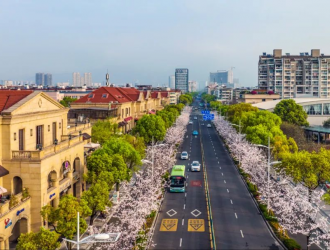 從燃油車到純電動(dòng)車！濟(jì)南公交駕駛員眼中的十年變遷